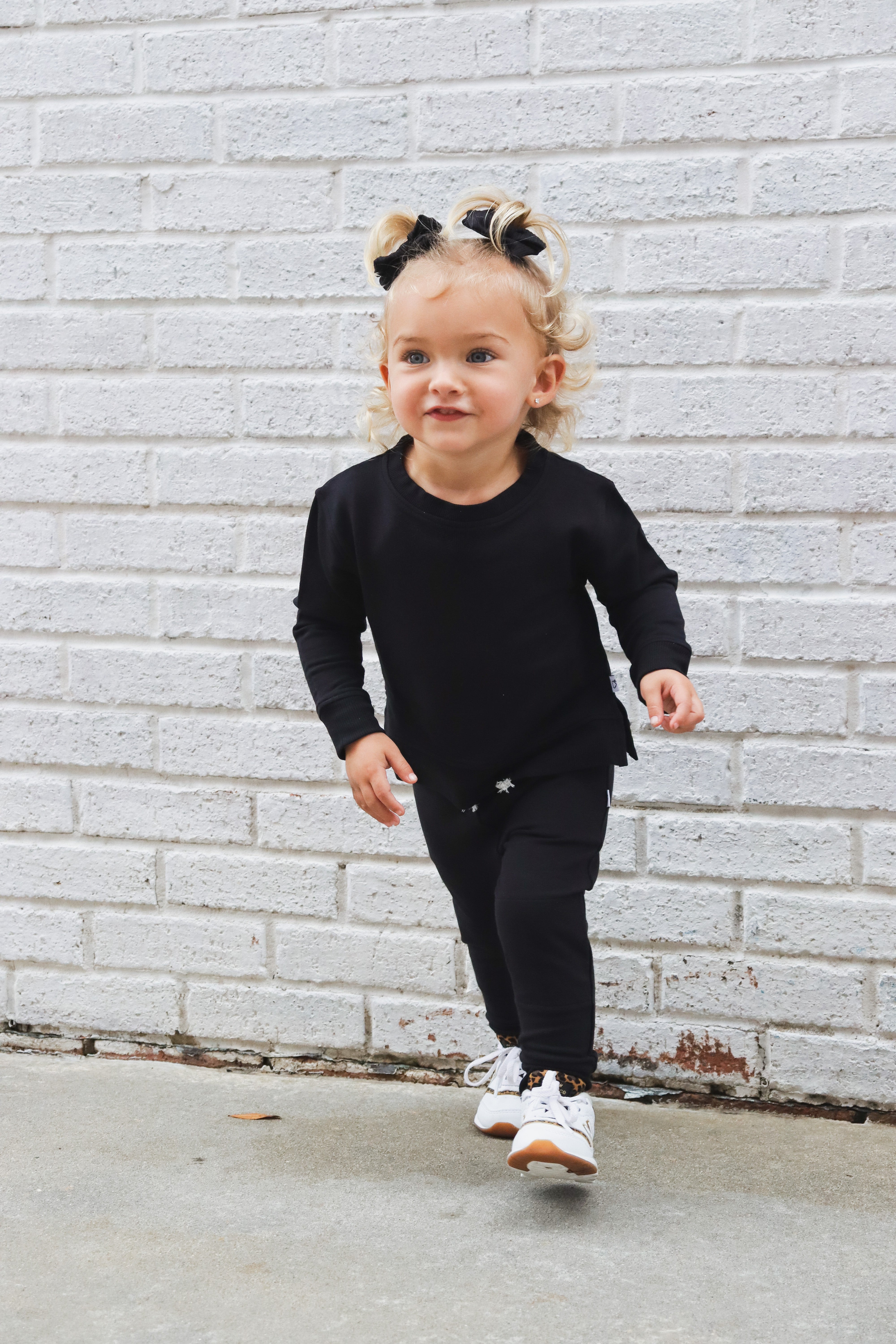 BLACK TERRY DREAM PULLOVER